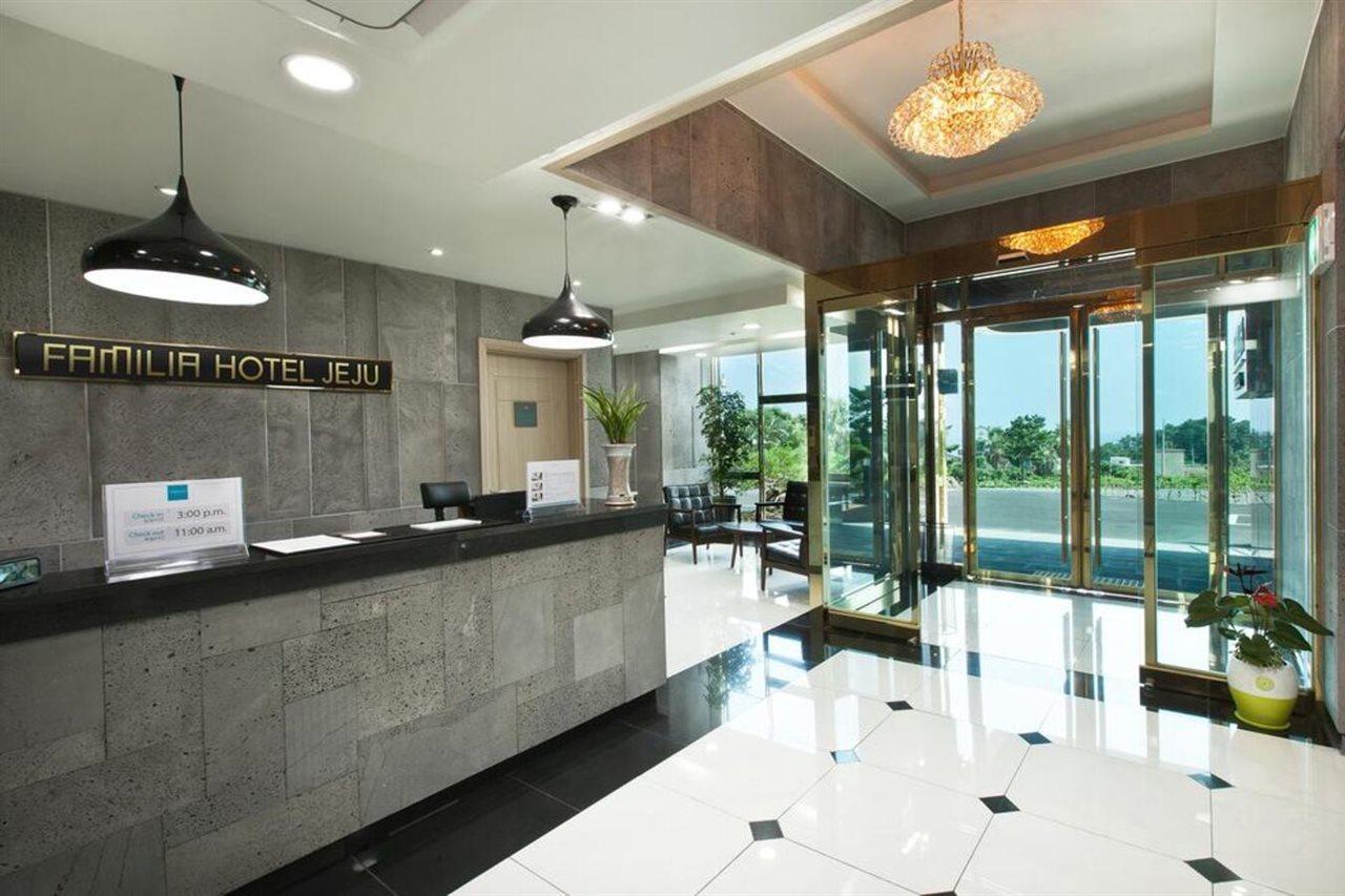 Familia Hotel Seogwipo Bagian luar foto