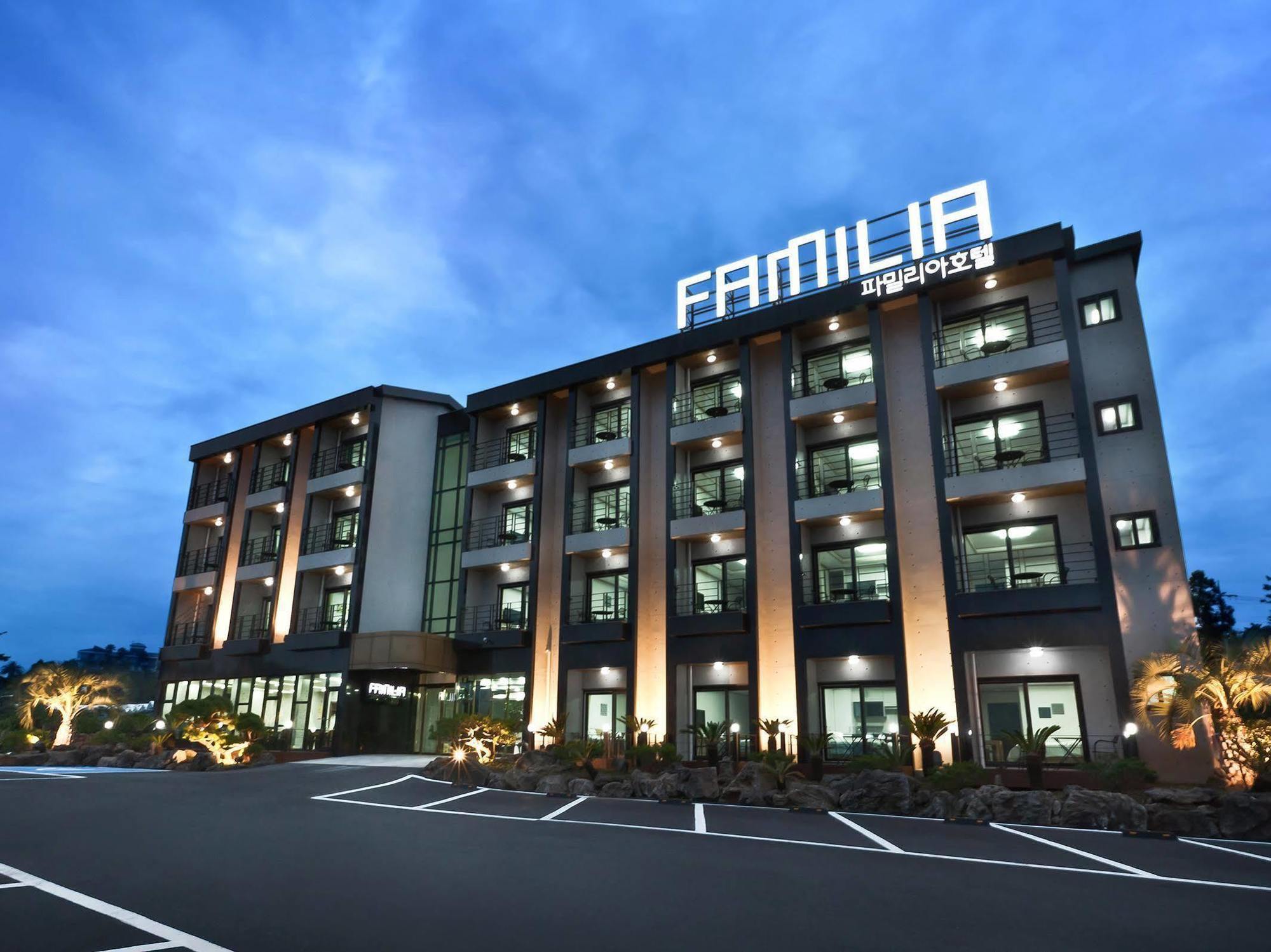 Familia Hotel Seogwipo Bagian luar foto