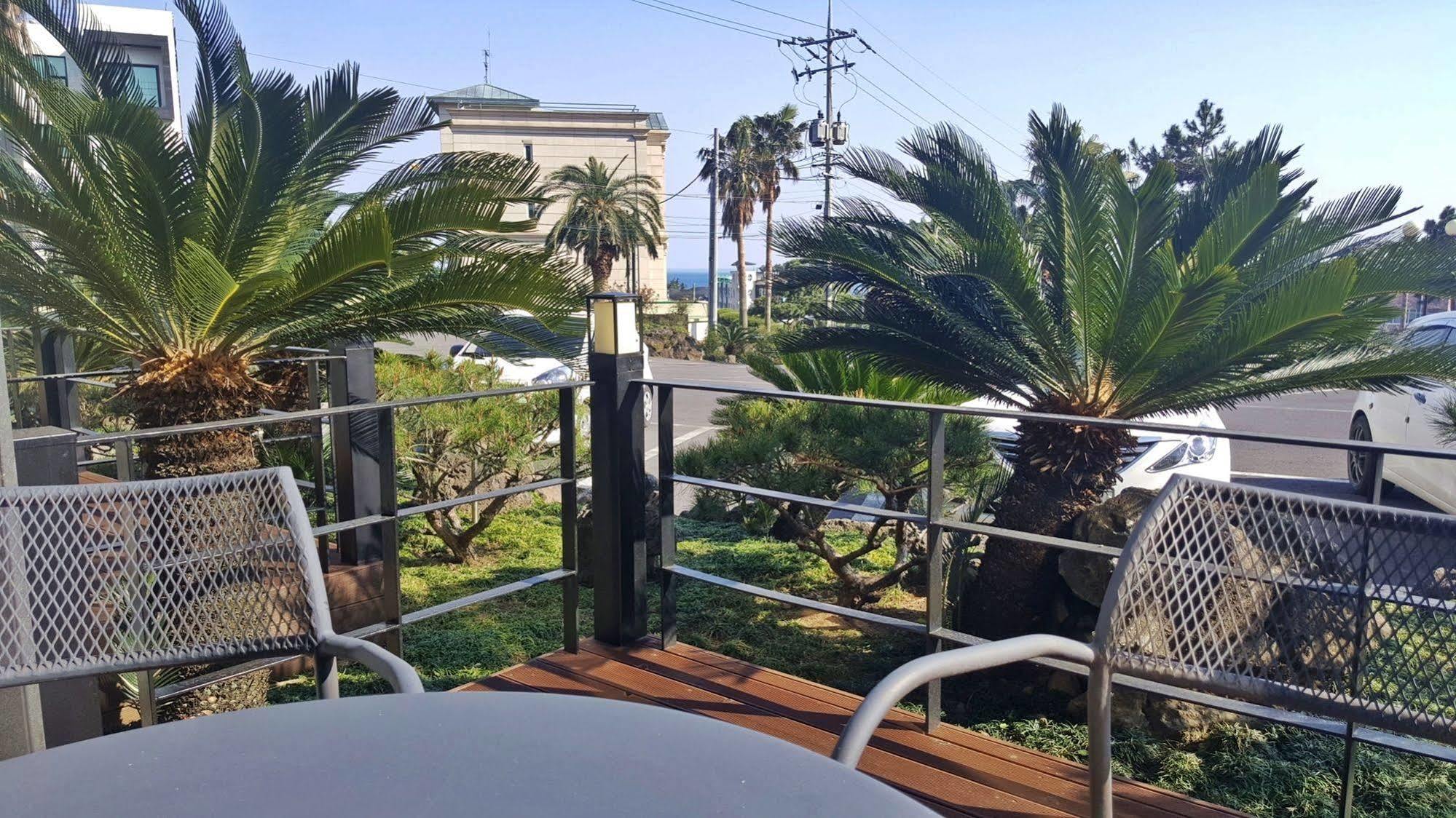 Familia Hotel Seogwipo Bagian luar foto